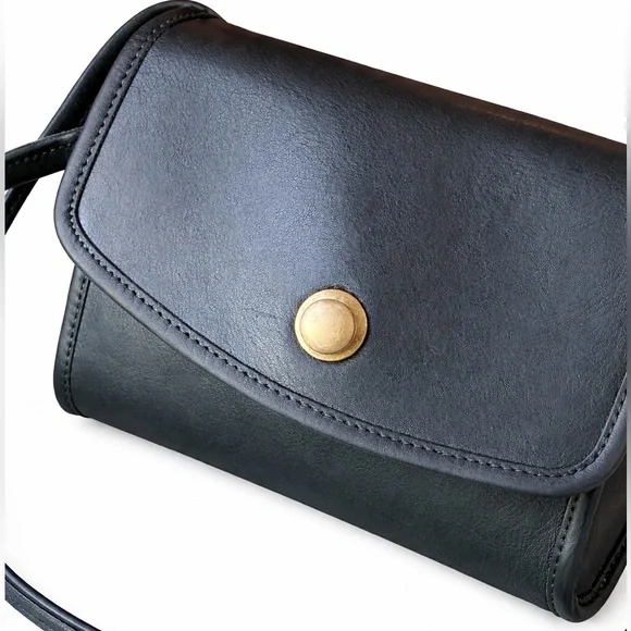 Vintage 90s Coach Chrystie Deepest Forest Green Leather Crossbody Bag Rare Color - Picture 4 of 16